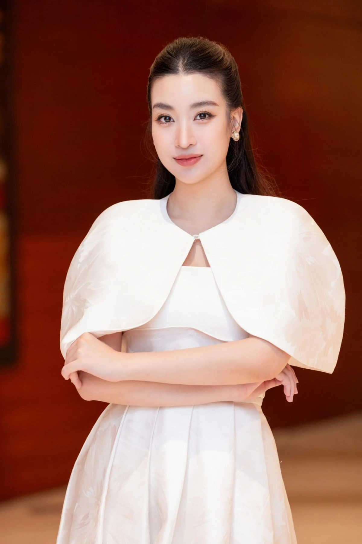 Trước Quế Anh, nhiều người đẹp Việt cũng có nghĩa cử cao đẹp khi quyết định đăng ký hiến tạng. Năm 2019, khi đồng hành cùng các thí sinh của cuộc thi Miss World Vietnam 2019 trong một dự án nhân ái, Hoa hậu Đỗ Mỹ Linh đã đăng ký hiến tạng tại Bệnh viện Chợ Rẫy. Người đẹp cho biết: "Tôi hy vọng phong trào hiến tạng sẽ hút thêm đơn đăng ký và sẽ có thêm nhiều ca ghép tạng thành công". Hoa hậu Việt Nam 2016 chia sẻ người thân trong gia đình đều ủng hộ quyết định của cô. Mẹ của người đẹp cũng tham gia đăng ký hiến tạng cùng con gái.