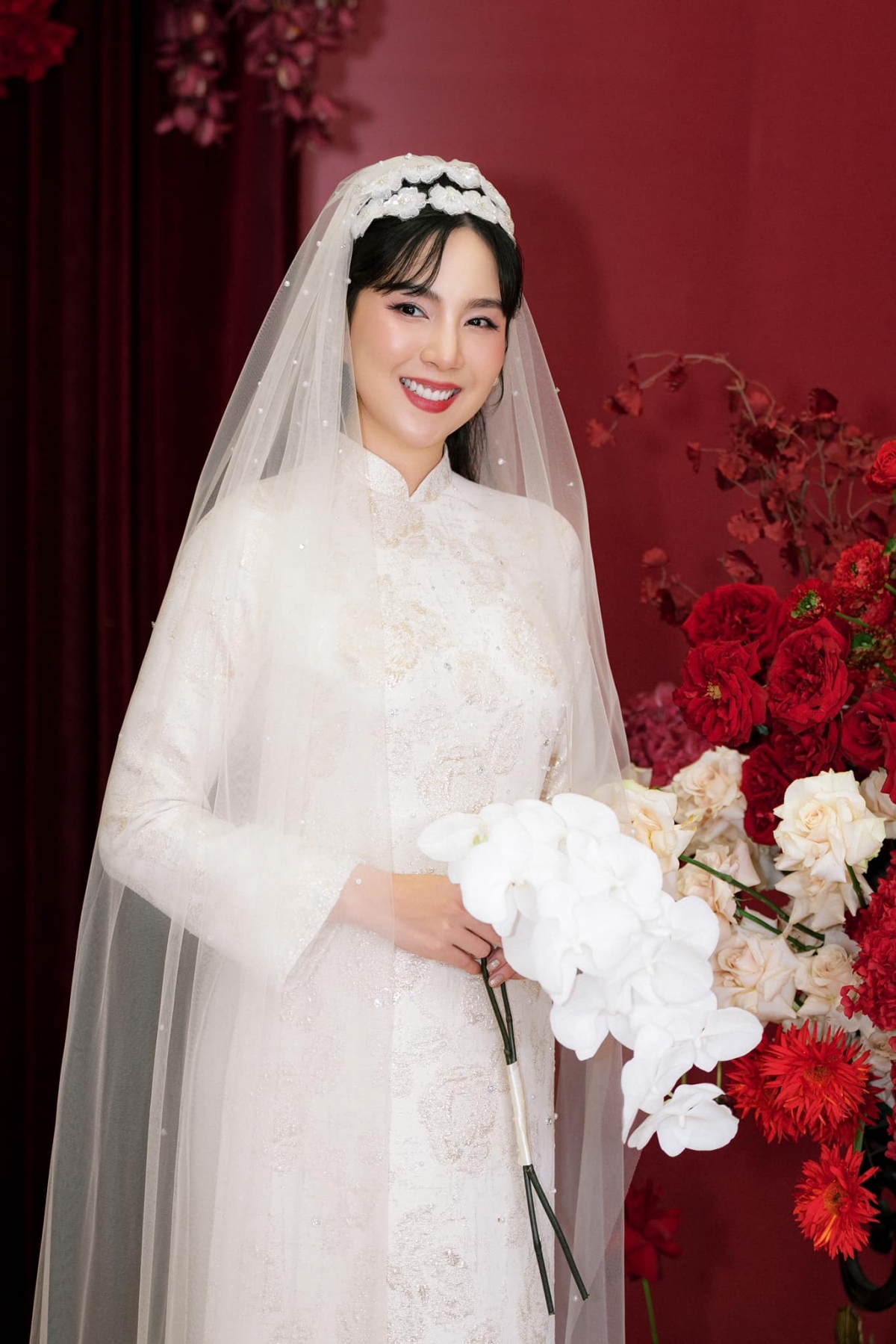 Vào cuối tháng 12/2024, MC Mai Ngọc thông báo đăng ký kết hôn với ông xã thiếu gia. Chồng của Mai Ngọc là doanh nhân thuộc gia đình kinh doanh nổi tiếng trong lĩnh vực nhà hàng, tiệc cưới và bất động sản tại Bắc Giang. Kể từ khi kết hôn, Mai Ngọc thường xuyên chia sẻ những hình ảnh đi du lịch, đi chơi cùng ông xã.