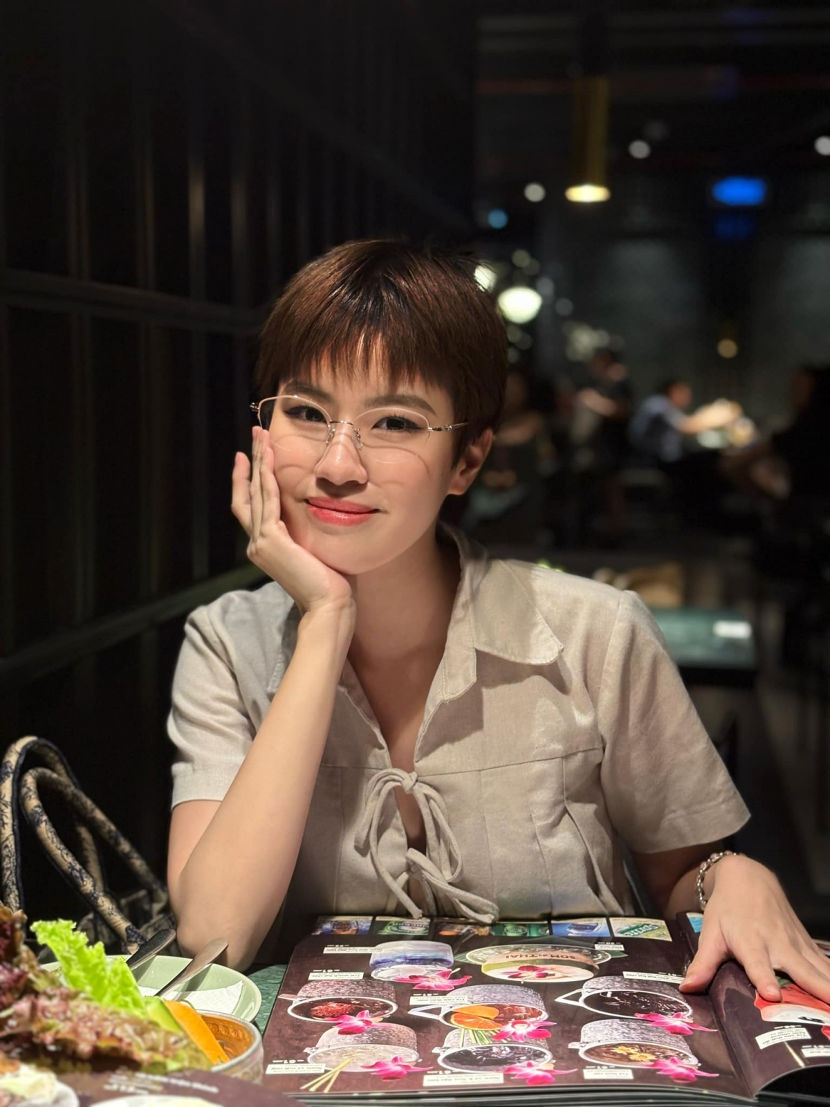 Gần đây, Pháo chia sẻ việc phẫu thuật thẩm mỹ mũi. Nữ rapper được khen ngợi với diện mạo mới cùng chiếc mũi cao, thon gọn. Khán giả nhận xét Pháo ngày càng thu hút, xinh đẹp hơn kể từ sau khi bước ra từ King of Rap.