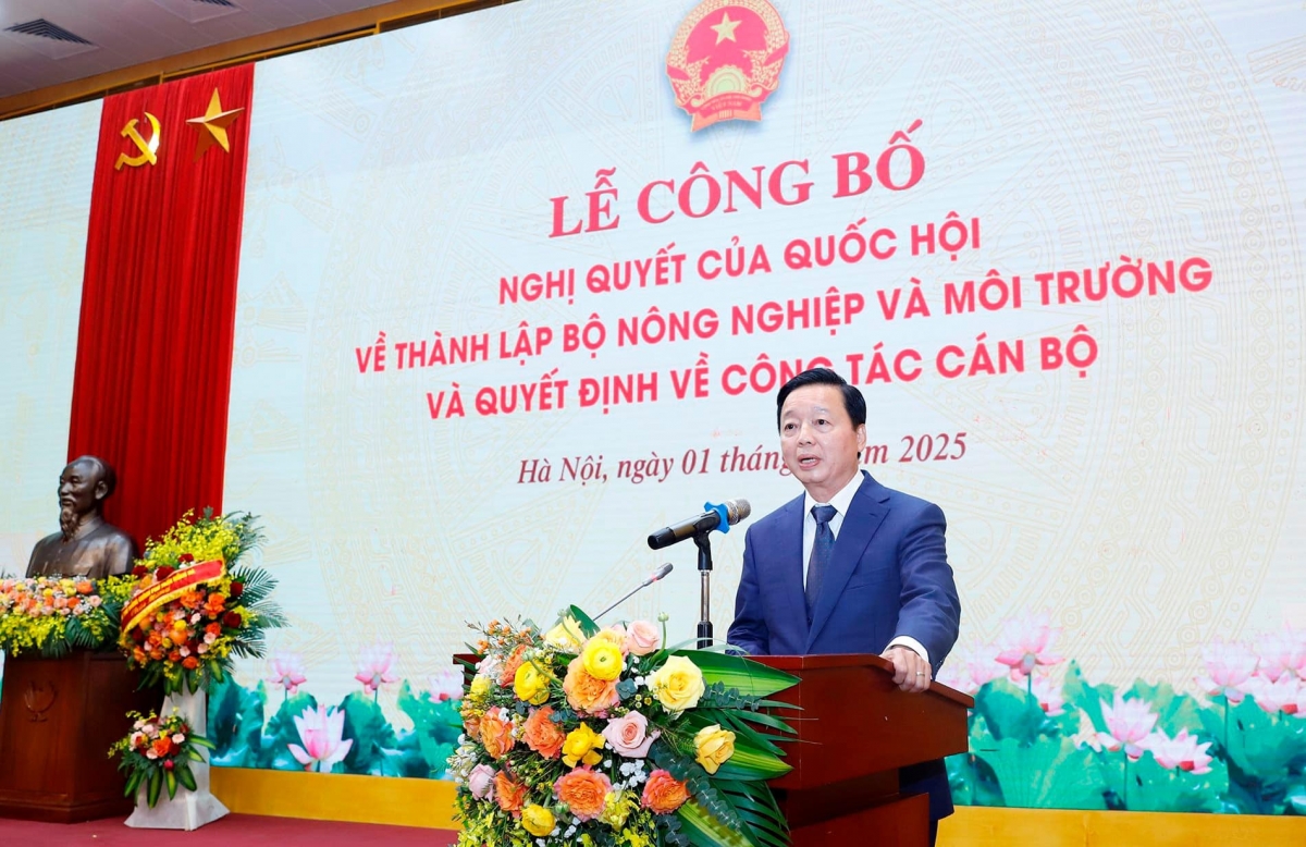 Phó Thủ tướng Chính phủ Trần Hồng Hà đã dự và chủ trì Hội nghị triển khai Nghị quyết của Quốc hội thành lập Bộ Nông nghiệp và Môi trường và Quyết định về công tác cán bộ.
