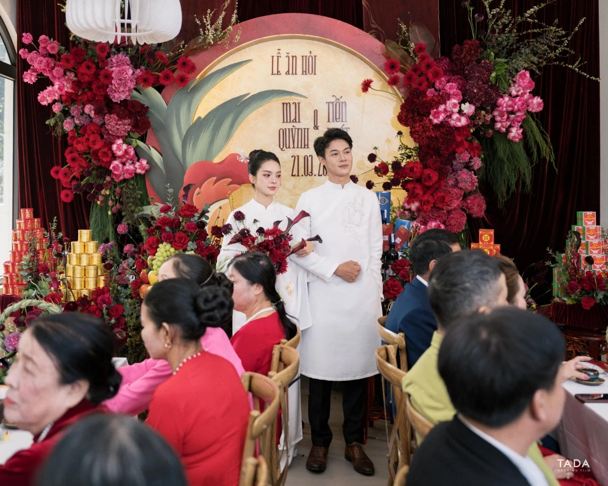Quỳnh Lương và bạn trai thiếu gia trong lễ ăn hỏi