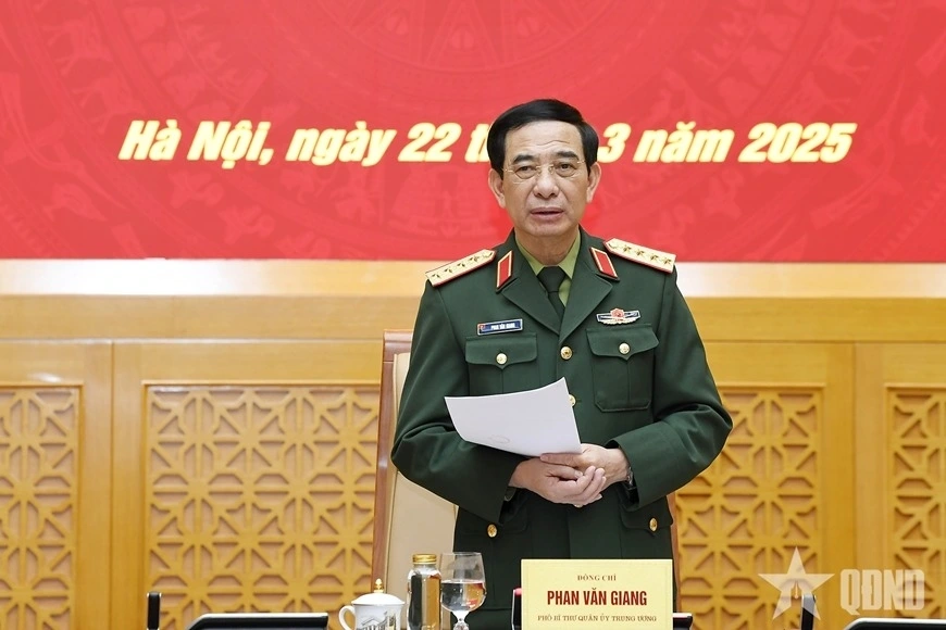 Đại tướng Phan Văn Giang phát biểu định hướng, thống nhất nhiều nội dung quan trọng tại hội nghị. Ảnh: TUẤN HUY