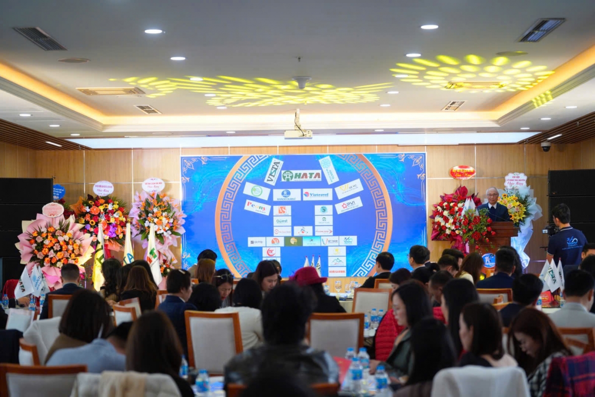 Ông Vũ Thế Bình - Chủ tịch Hiệp hội Du lịch Việt Nam phát biểu tại sự kiện của Chi hội Lữ hành Hà Nội
