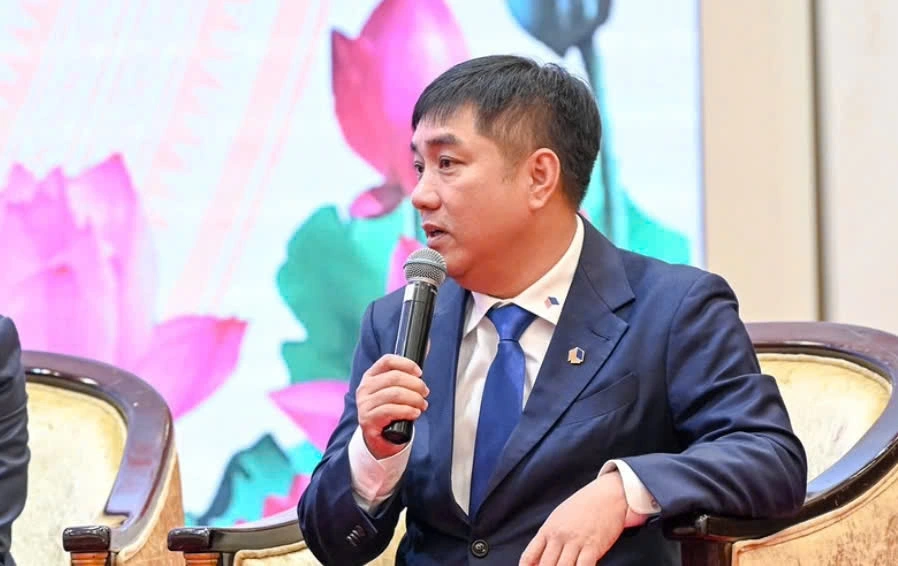 Ông Hồ Minh Hoàng - Chủ tịch HĐQT Tập đoàn Đèo Cả phát biểu tham luận.