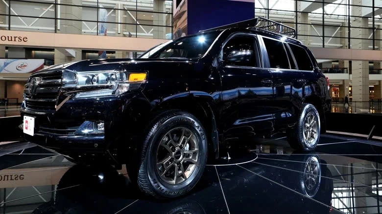Toyota Land Cruiser Heritage Edition 2020 vừa cổ điển, vừa hiện đại.