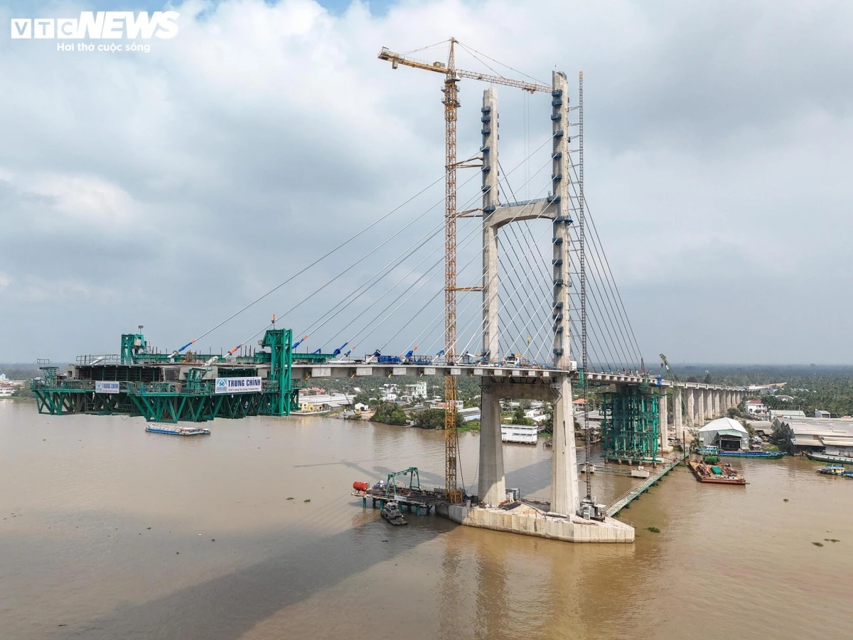 Theo Ban Quản lý dự án Mỹ Thuận, dự án có tổng mức đầu tư hơn 6.810 tỷ đồng từ nguồn vốn ngân sách Nhà nước. Tính đến nay, vốn giải ngân năm 2024 đã đạt 900 tỷ đồng, tương đương 100% kế hoạch. Đối với năm 2025, kế hoạch giải ngân là 303 tỷ đồng, hiện đã đạt hơn 45%.