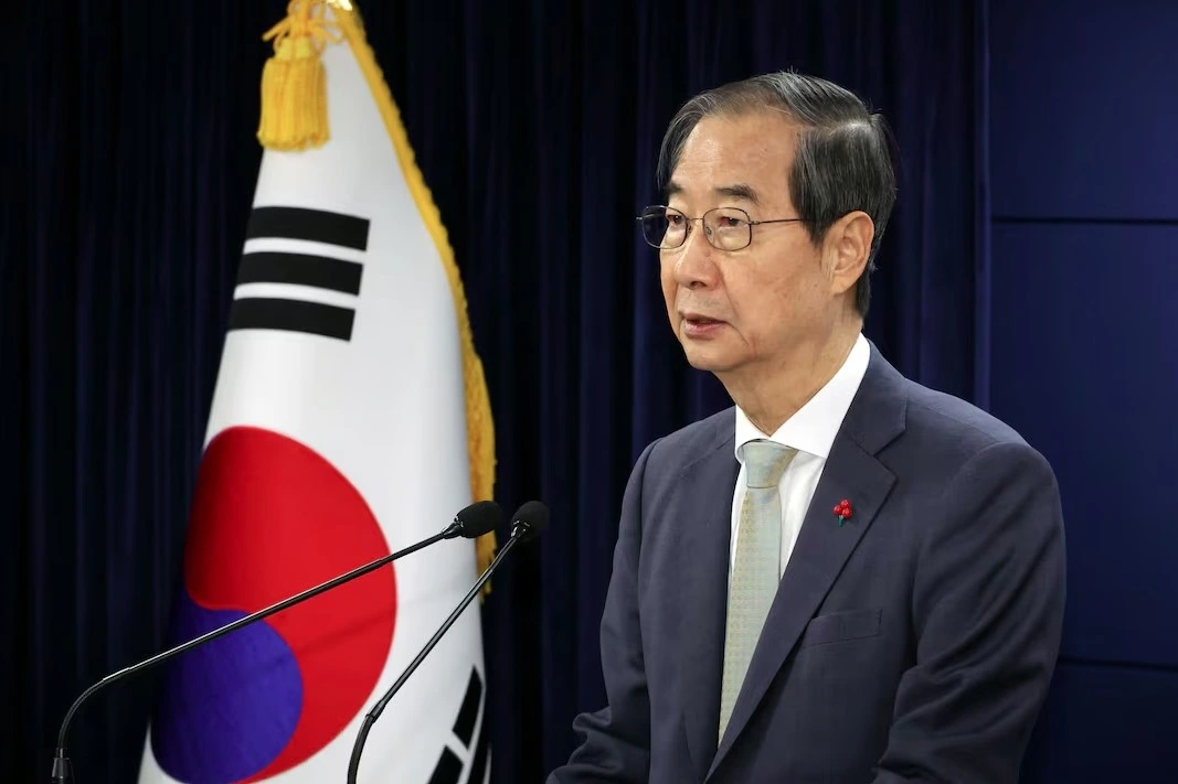 Toà án Hiến pháp Hàn Quốc ra phán quyết khôi phục quyền hạn của Thủ tướng Han Duck-soo. Ảnh: Reuters
