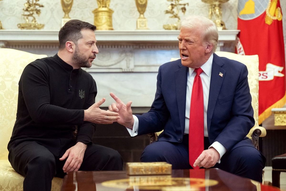 Tổng thống Zelensky và Tổng thống Trump gặp nhau tại Phòng Bầu dục, Nhà Trắng ngày 28/2. Ảnh: Reuters