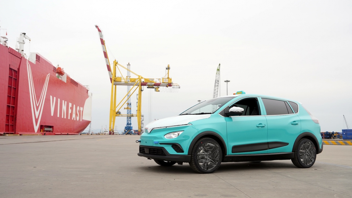 Lô xe VF 3, VF 5, VF e34 và Nerio Green đều có tay lái nghịch