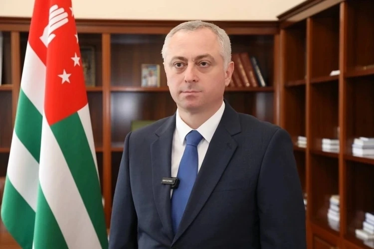 Tổng thống đắc cử của Abkhazia Badra Gunba.