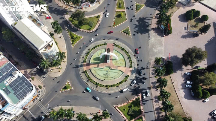 Các chuyên gia cho rằng vùng Tây Nguyên có thể kết hợp với các tỉnh vùng Duyên hải Nam Trung Bộ để hướng ra biển.