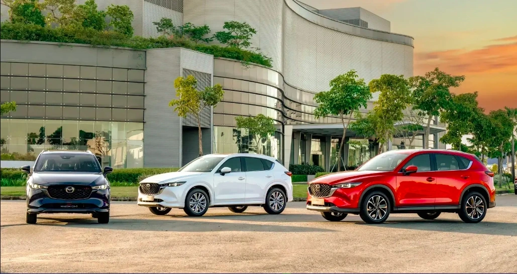 Mazda CX-5, một mẫu SUV hạng C với kiểu dáng trẻ trung, bắt mắt