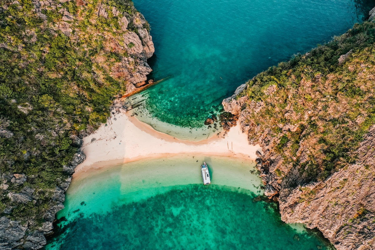Bãi tắm 2 mặt, Cát Bà