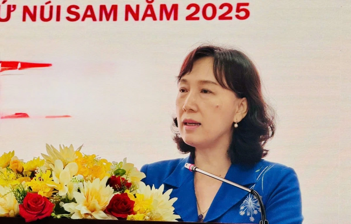 Bà Nguyễn Thị Minh Thúy, Phó chủ tịch UBND tỉnh An Giang phát biểu tại buổi họp báo