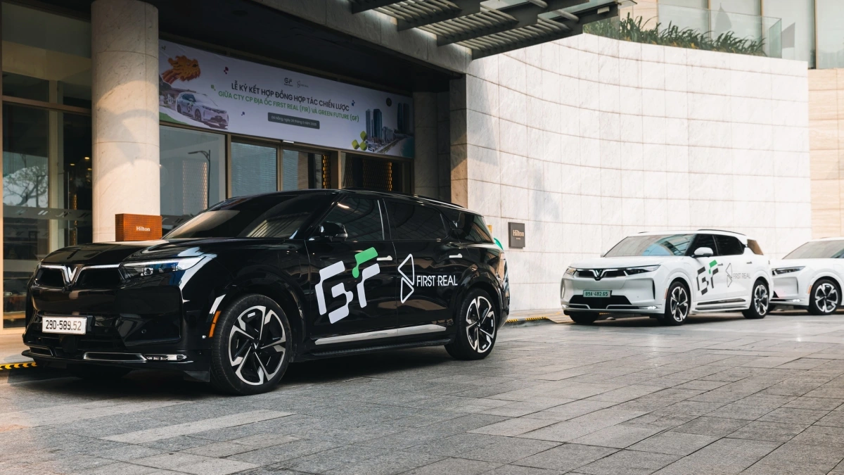  Green Future sẽ bàn giao trước cho First Real 300 xe để cùng hợp tác thúc đẩy
mô hình du lịch xanh