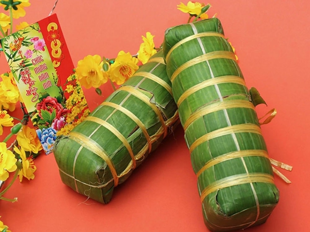 Bánh tét (Sticky Rice Cakes with Mung Beans or Pork)