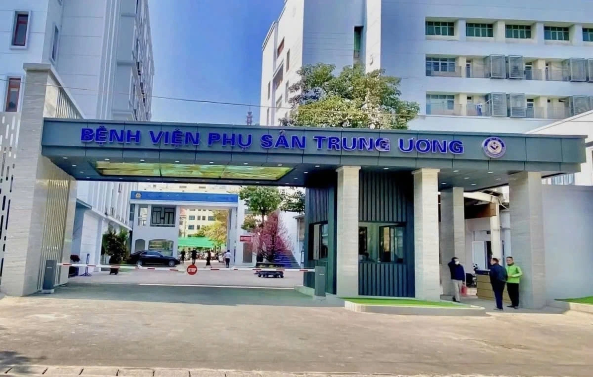 Sáng nay xảy ra sự cố chập điện tại phòng máy ở Bệnh viện Phụ sản Trung ương
