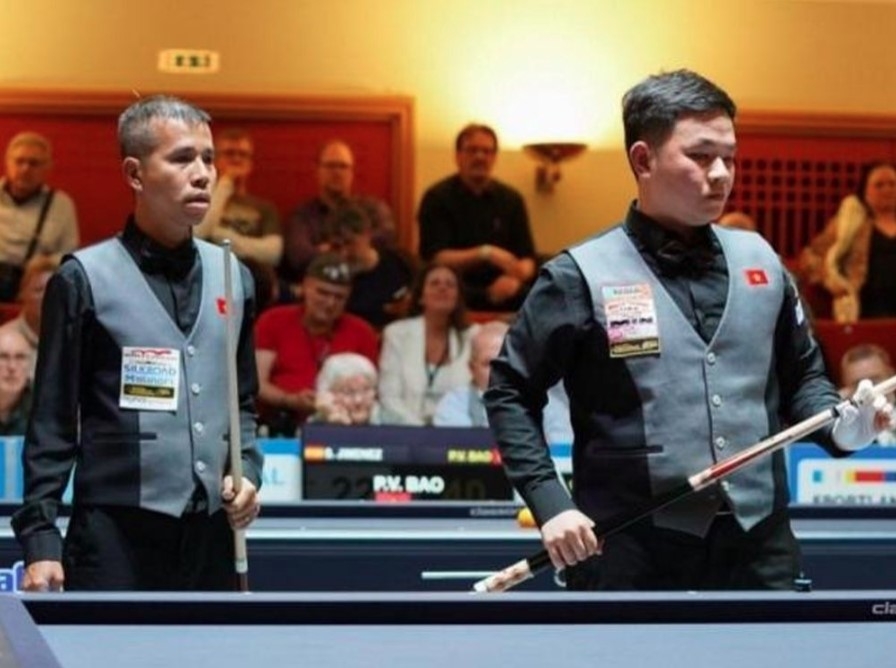 Vietnamese players enjoy first win at world championship three-cushion national teams.
(Photo courtesy of Ton Smilde)