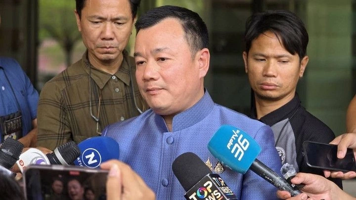 Bộ trưởng Du lịch và Thể thao Thái Lan Sorawong Thienthong trả lời báo chí hôm 27/3/2025. Anht: Thai PBS