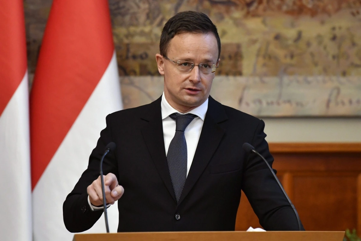 Bộ trưởng Ngoại giao và Thương mại Hungary Peter Peter Szijjarto. Ảnh-al24news.dz.