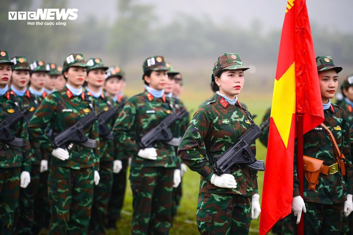 Khối nữ gìn giữ hòa bình Việt Nam tham gia buổi hợp luyện.