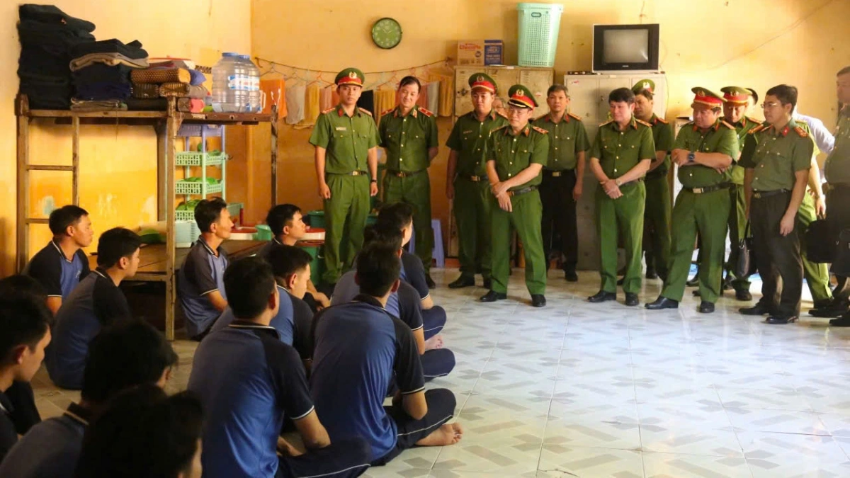 Đoàn công tác khảo sát tại Cơ sở cai nghiện ma túy số 1 ở Bình Dương (ảnh: CA)