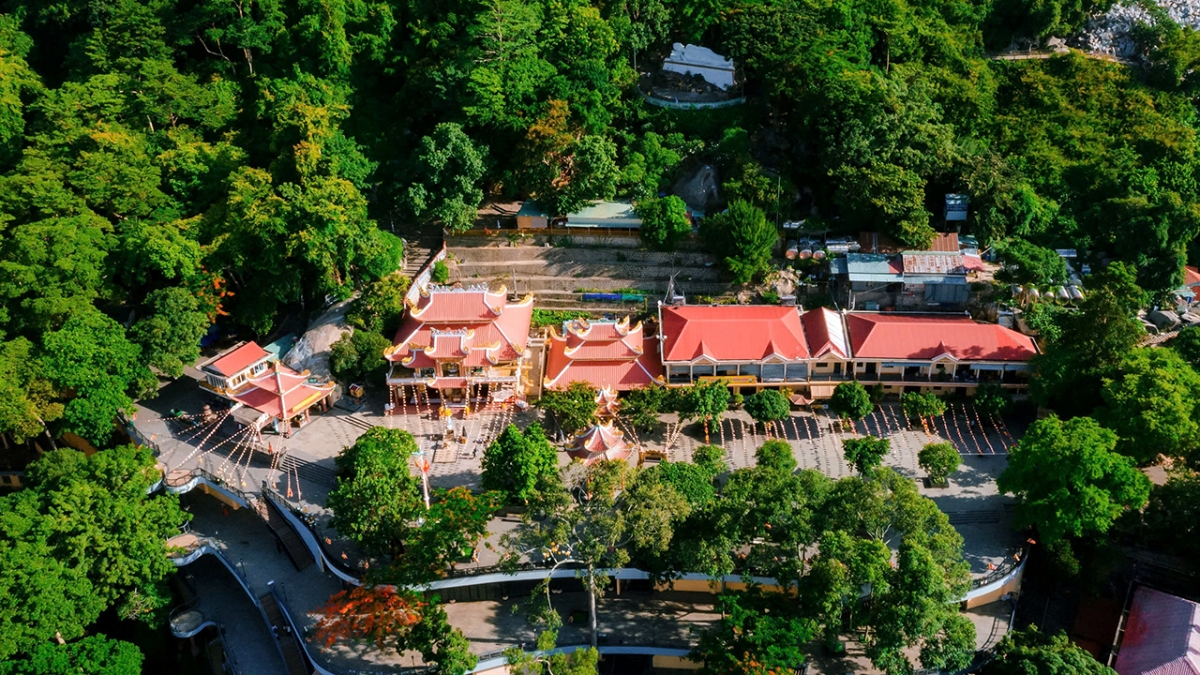 Hệ thống chùa Bà tại núi Bà Đen - Ảnh: Sun World Ba Den Mountain