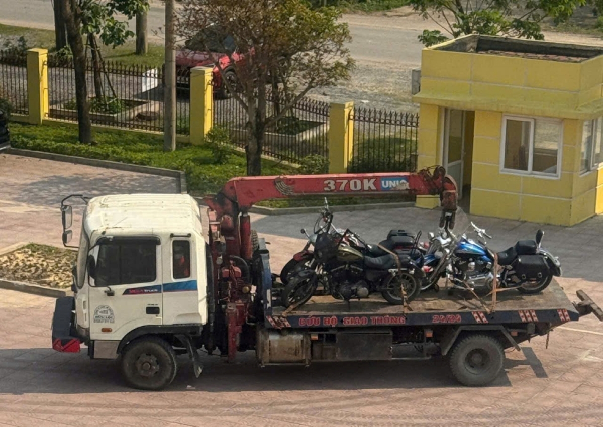 Cơ quan chức năng tạm giữ 3 xe mô tô phân khối lớn