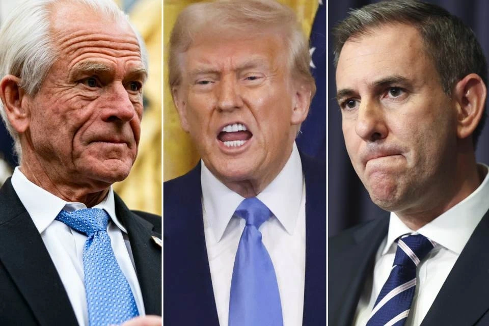Cố vấn thương mại Peter Navarro, Tổng thống Donald Trump và Bộ trưởng Tài chính Australia Jim Chalmers (từ trái sang phải). Ảnh: AFR
