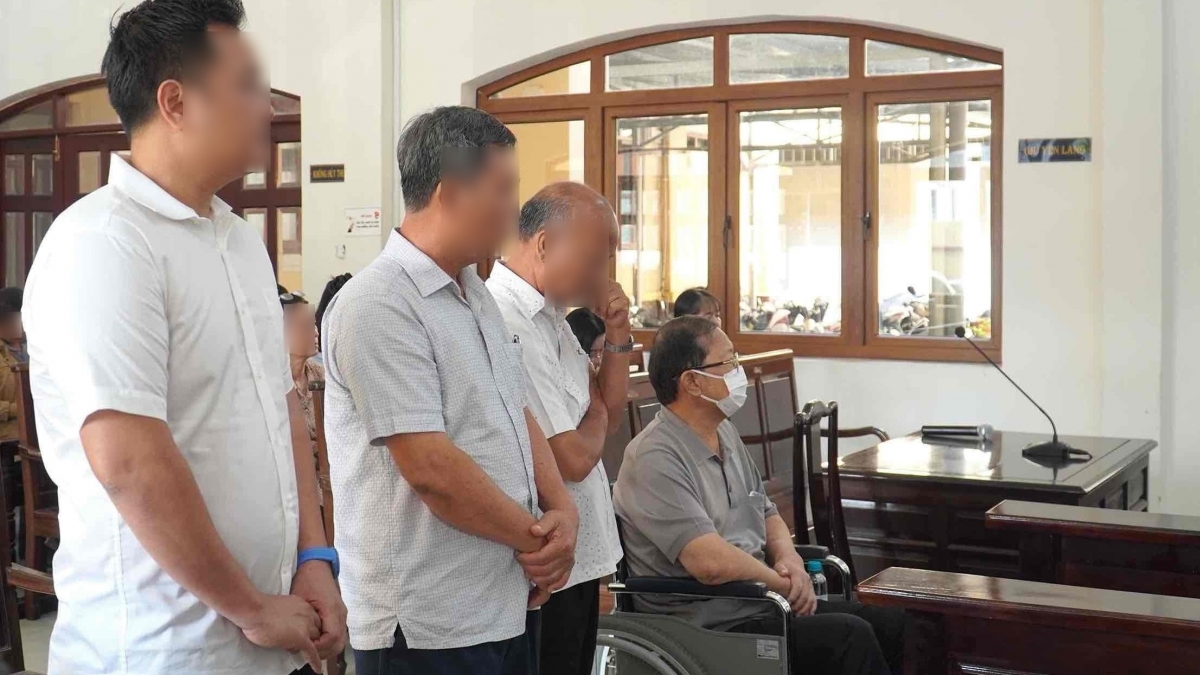 Các bị cáo tại phiên tòa