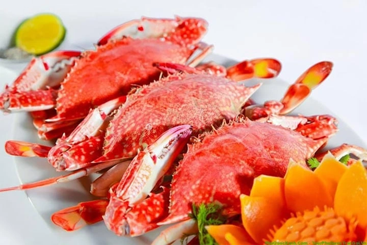 Luộc cua ghẹ nên dùng nước nóng hay nước lạnh? 