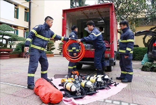Cán bộ, chiến sĩ tham gia cứu hộ cứu nạn của Bộ Công an. (Ảnh: Phạm Kiên)