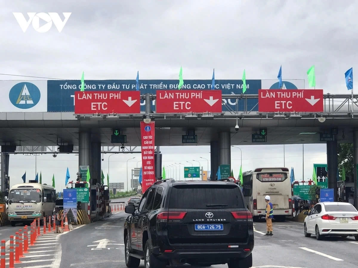 Trạm thu phí cao tốc Cầu Giẽ-Ninh Bình.