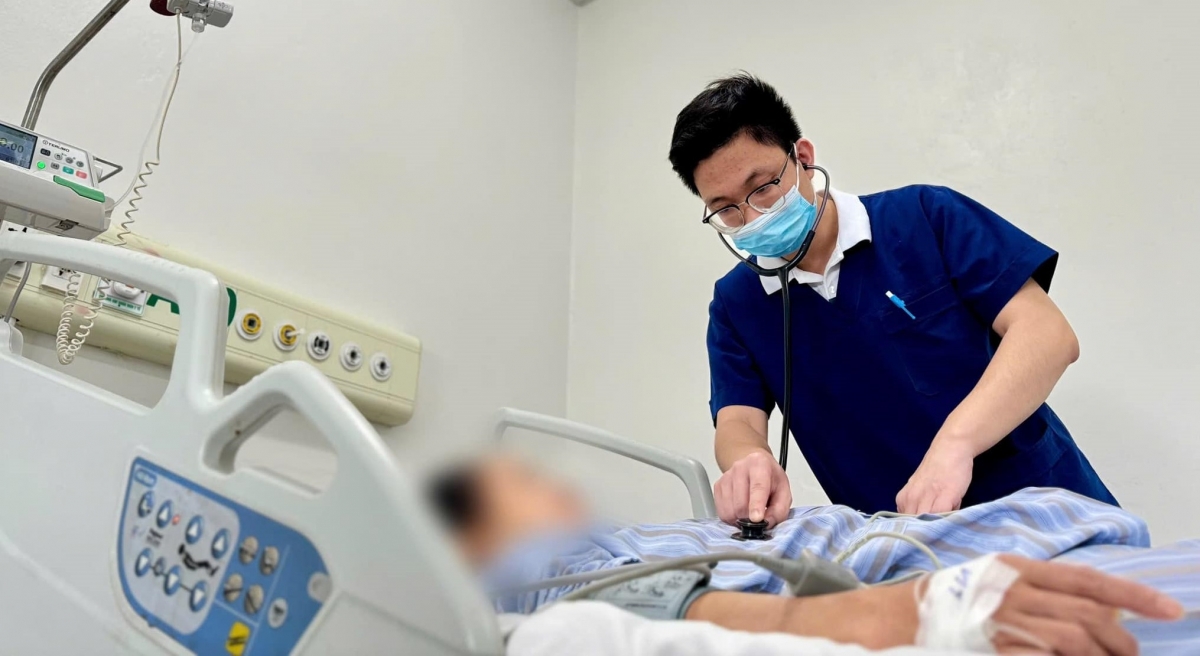 Bác sĩ điều trị cho bệnh nhân N.T.H.