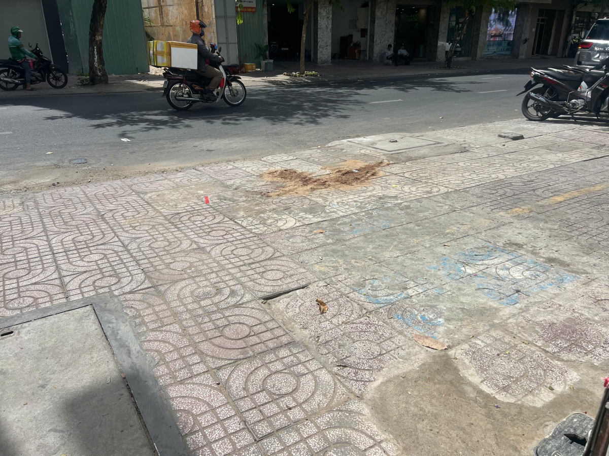 Hiện trường vụ ẩu đả giữa 2 người đàn ông quốc tịch Hàn Quốc, khiến 1 người tử vong. (Ảnh: A.X)