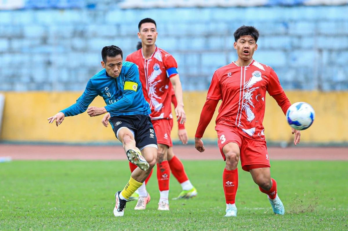 Hà Nội FC thắng đậm PVF-CAND.