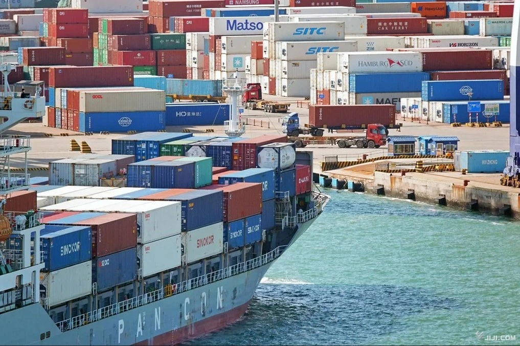Hoạt động xuất khẩu với mức tăng trưởng dương liên tục là một điểm sáng của kinh tế Nhật Bản (Ảnh: Jiji Press)