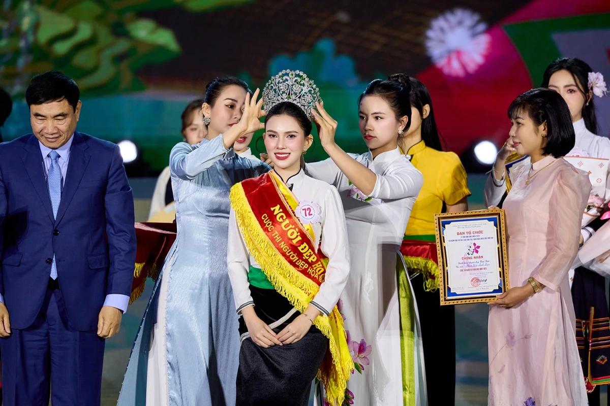 Linh Đan cho biết khi nghe mình được xướng tên, cô rất xúc động vì cả 5 bạn vào top 5 đều rất xứng đáng. "Tôi chưa từng nghĩ mình sẽ đạt được ngôi vị cao nhất của cuộc thi nhưng luôn mang hy vọng sẽ đạt được kết quả xứng đáng với sự cố gắng của mình. Câu hỏi ứng xử tôi nhận được rất thiết thực với giới trẻ hiện nay và tôi mong rằng sẽ phần nào truyền cảm hứng cho giới trẻ khi sử dụng mạng xã hội", Linh Đan nói.