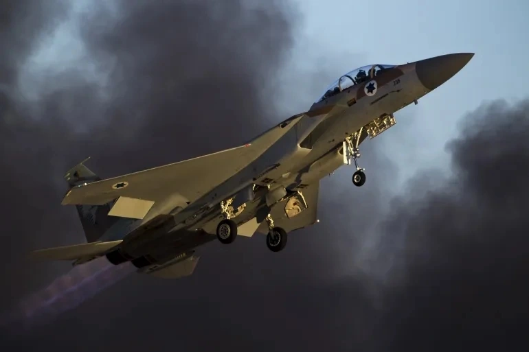  Israel tiếp tục không kích vào Syria (Ảnh: Reuters)
