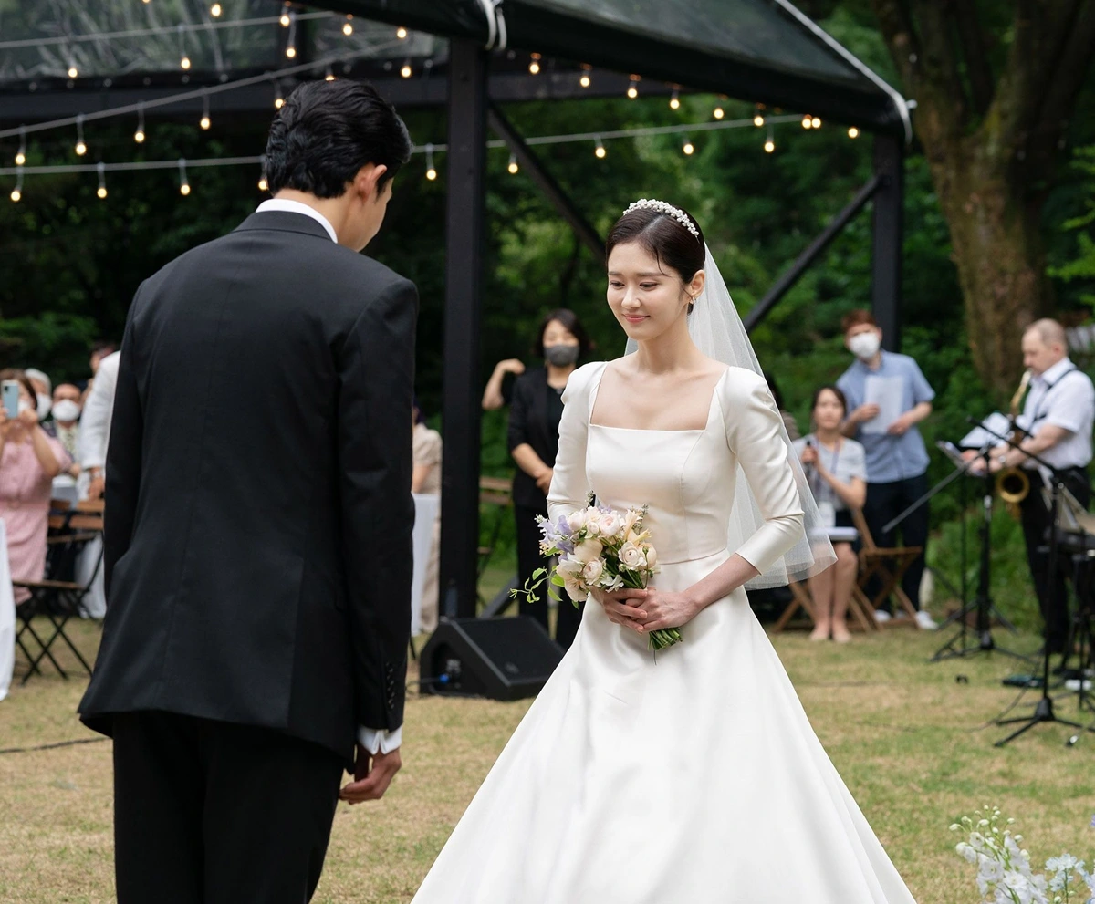 Những hình ảnh hiếm hoi của ông xã Jang Nara trong đám cưới lãng mạn