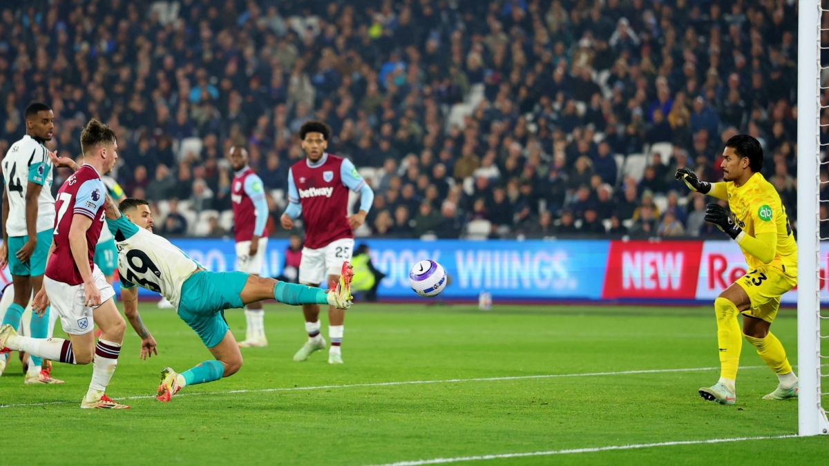 Bruno Guimaraes ghi bàn thắng duy nhất của trận đấu mang về chiến thắng cho Newcastle. (Ảnh: Reuters)