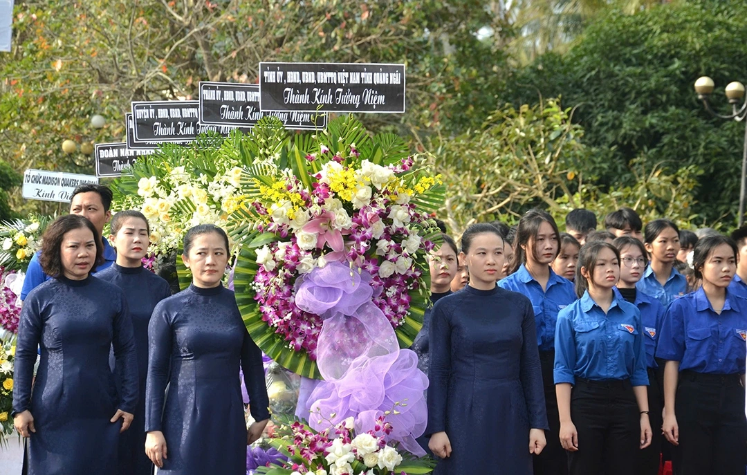 Lễ tưởng niệm được tổ chức trang nghiêm