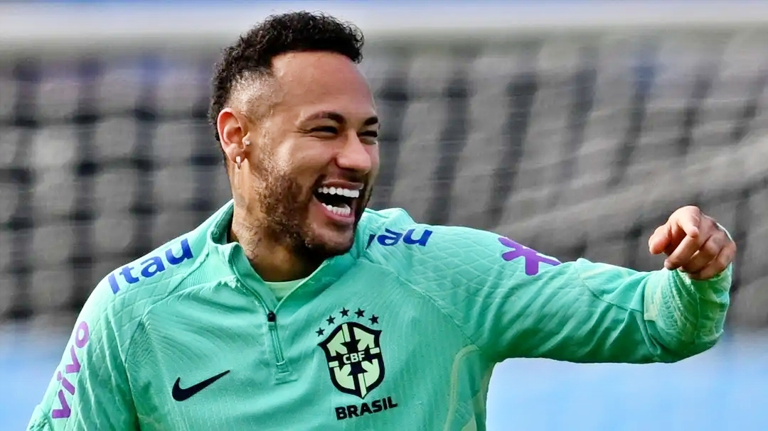 Neymar được gọi trở lại tuyển Brazil sau 17 tháng vắng mặt (Ảnh: AFP).