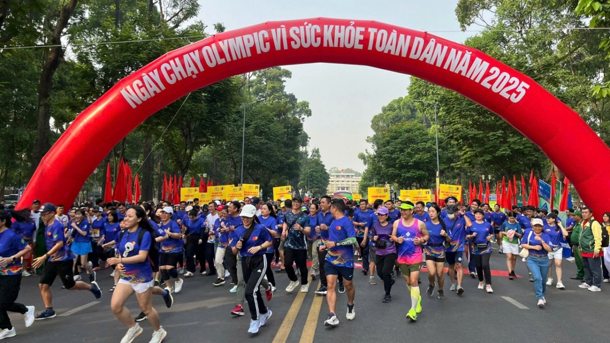 Ngày chạy diễn ra trong không khí vui vẻ.
