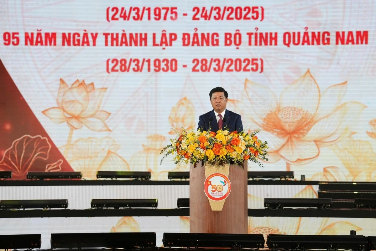 Bí thư Tỉnh ủy Quảng Nam Lương Nguyễn Minh Triết trình bày diễn văn khai mạc