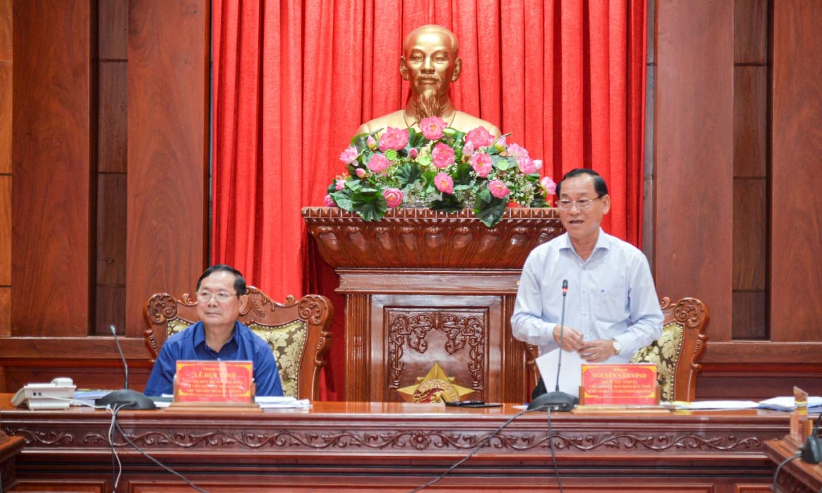 Ông Nguyễn Văn Vĩnh, Phó Bí thư Tỉnh ủy, Chủ tịch UBND tỉnh Tiền Giang phát biểu trước Đoàn kiểm tra 1924