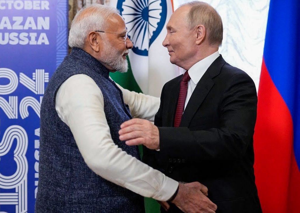 Tổng thống Nga Vladimir Putin và Thủ tướng Ấn Độ Narendra Modi tại Hội nghị Thượng đỉnh BRICS được tổ chức tại Kazan vào tháng 10/2024 - Ảnh: ANI
