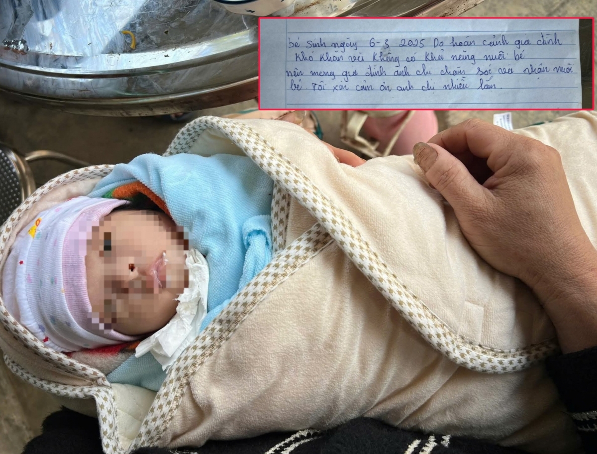 Bé gái bị bỏ rơi kèm theo bức thư tay. Ảnh: CA Bạch Đằng