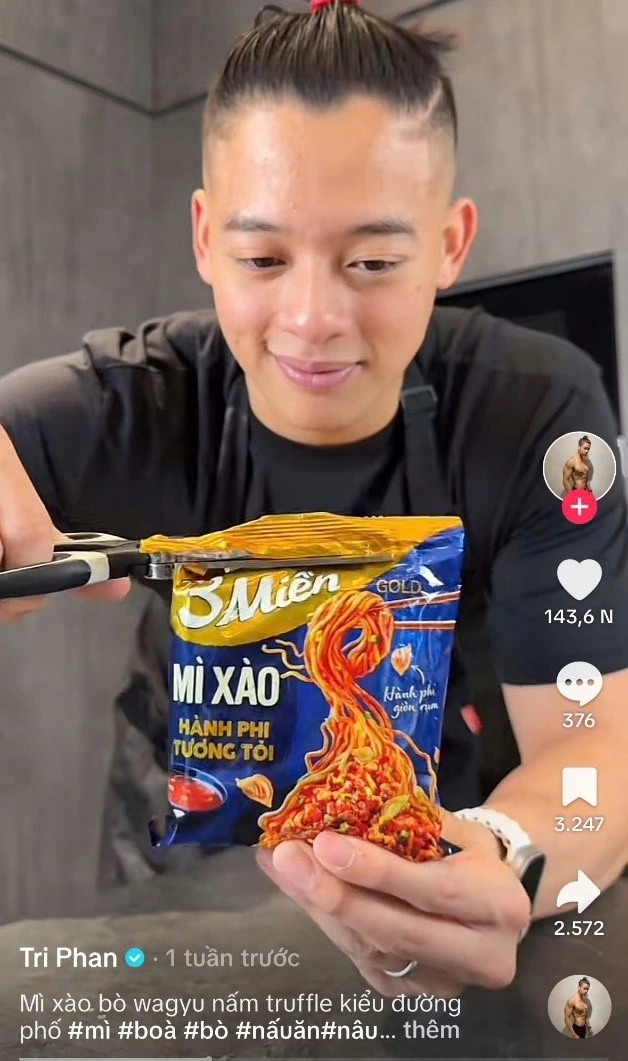  Video chế biến mì xào bò của Trí Phan thu hút hơn 3,2 triệu lượt xem