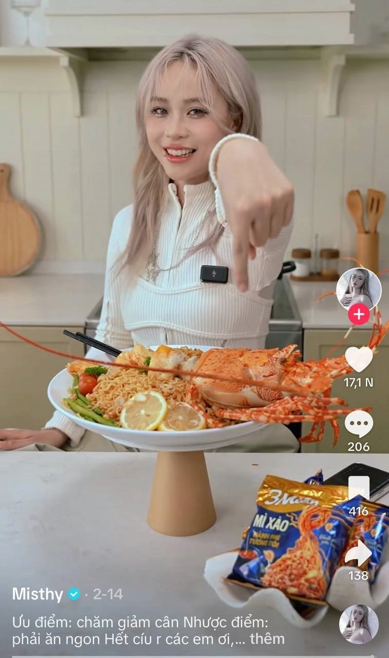 Ngay khi Mì Xào Hành Phi Tương Tỏi 3 Miền ra mắt, Misthy đã nhanh chóng lên clip review, để rồi, “ngon hết cíu”!!!